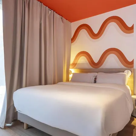 Hotel Kyriad - 3*